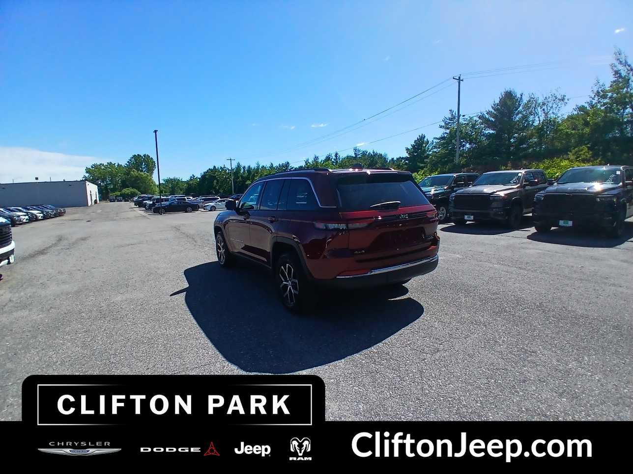 Certified 2023 Jeep Grand Cherokee Limited AWD/4WD image 6