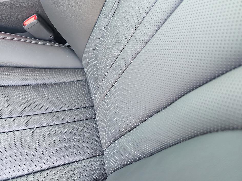 Used 2025 Genesis G80 2.5T Advanced image 15