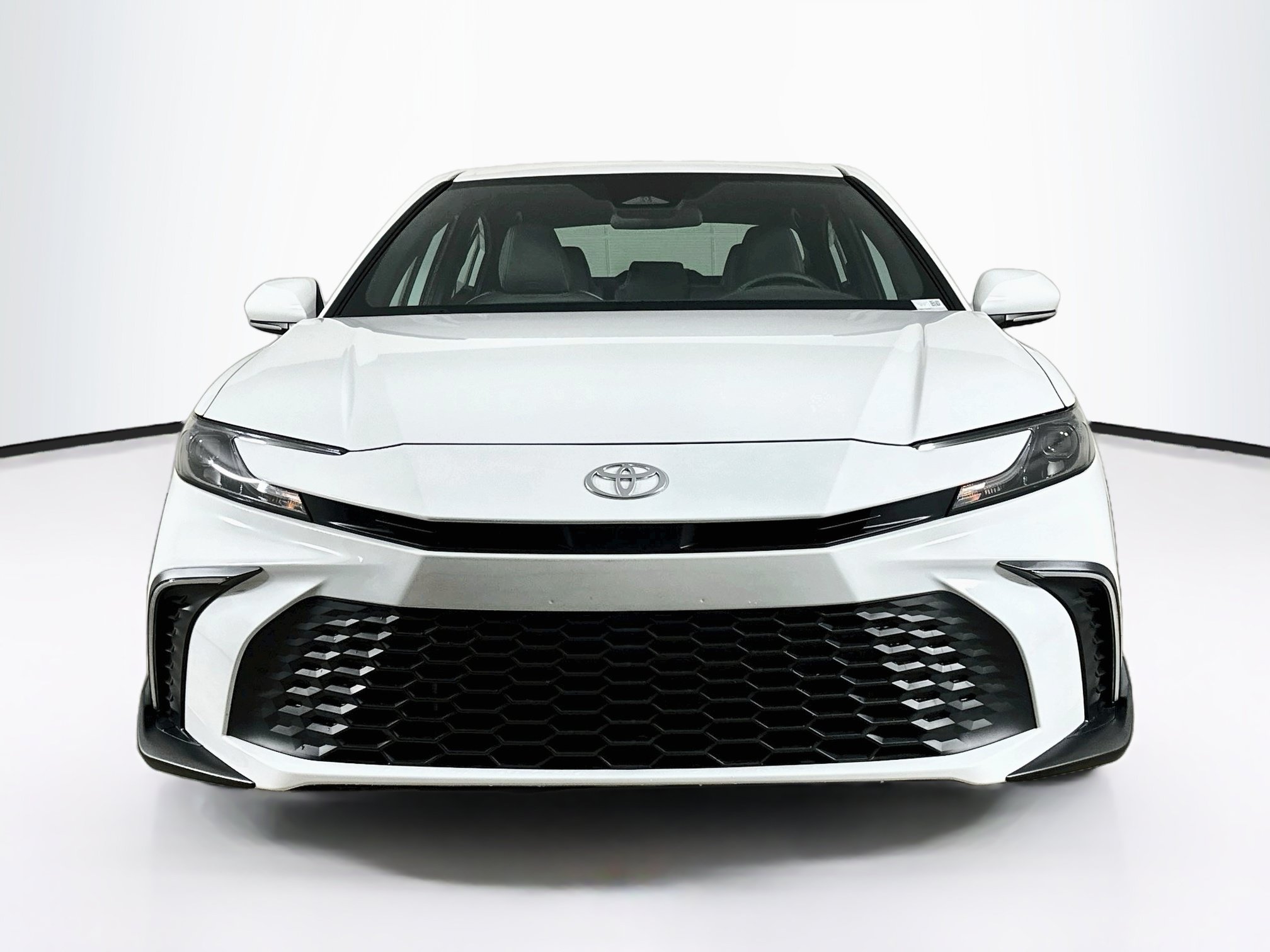 Used 2026 Toyota Camry SE FWD image 2