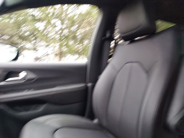 New 2026 Chrysler Pacifica Select FWD image 25