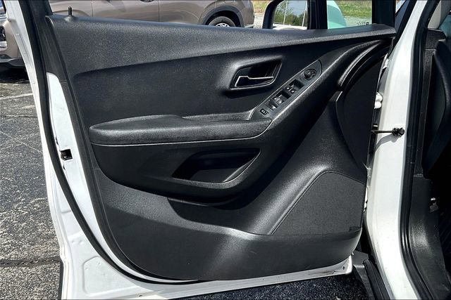 Used 2019 Chevrolet Trax LS image 20