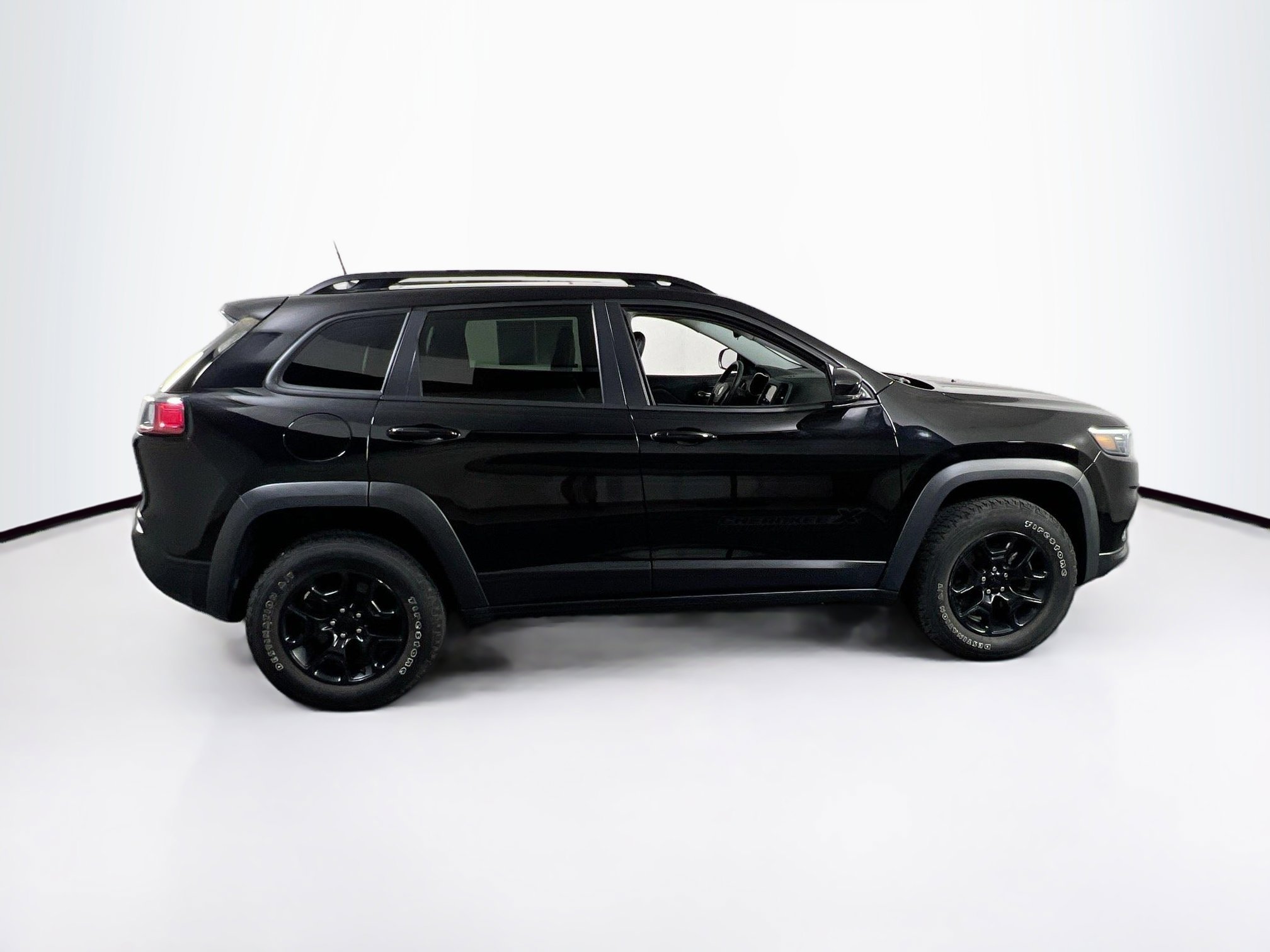 Used 2022 Jeep Cherokee Latitude w/ Sun & Sound Group AWD/4WD image 4