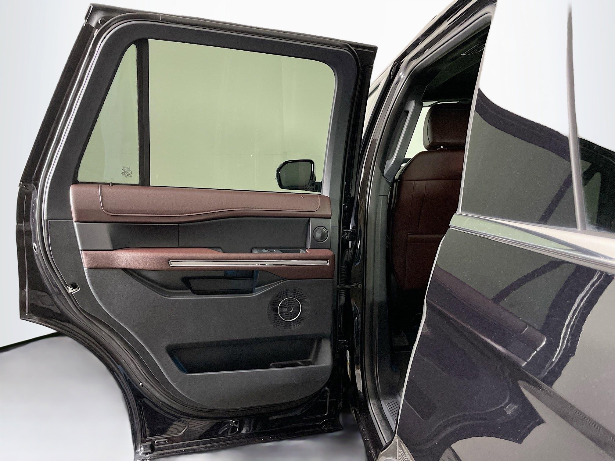 Used 2024 Ford Expedition Limited image 27