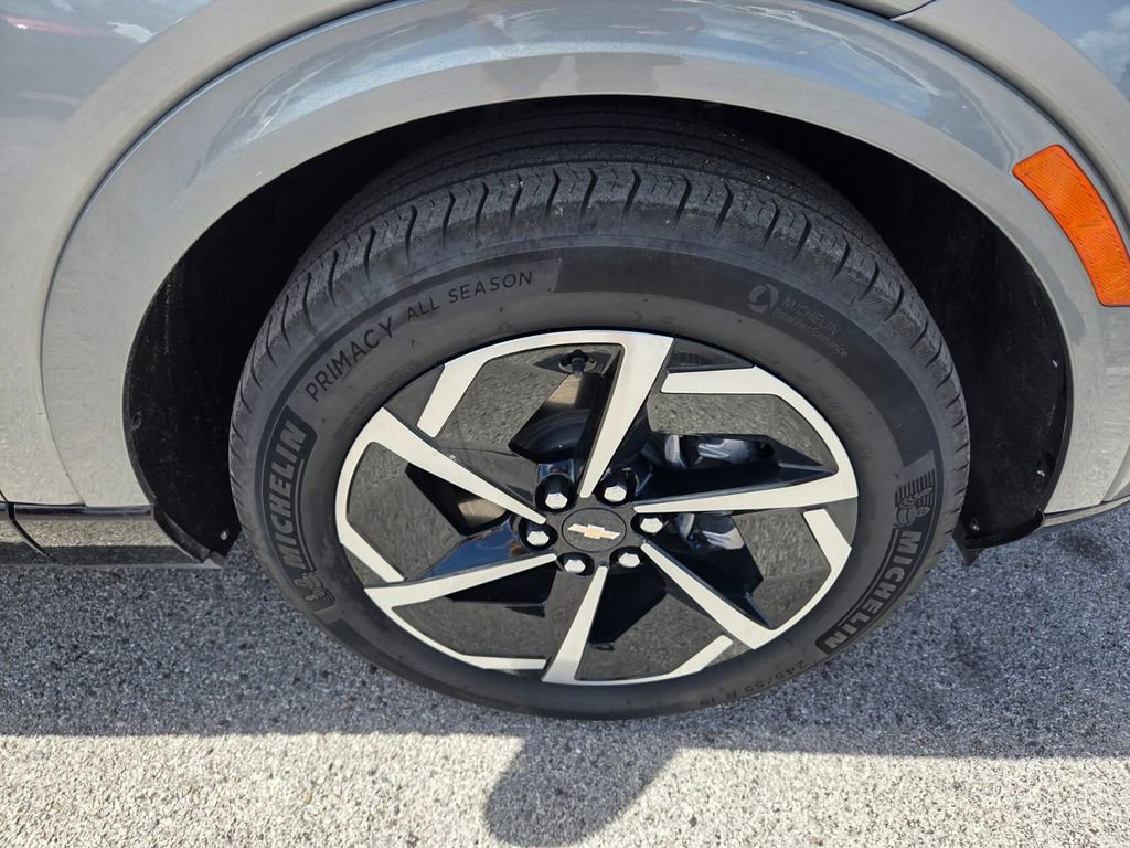 Certified 2025 Chevrolet Equinox EV LT w/ Convenience Package image 17