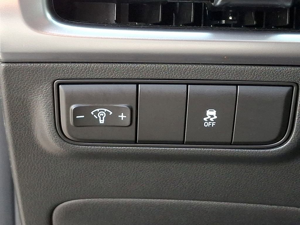 Used 2025 Hyundai Tucson SE FWD image 24