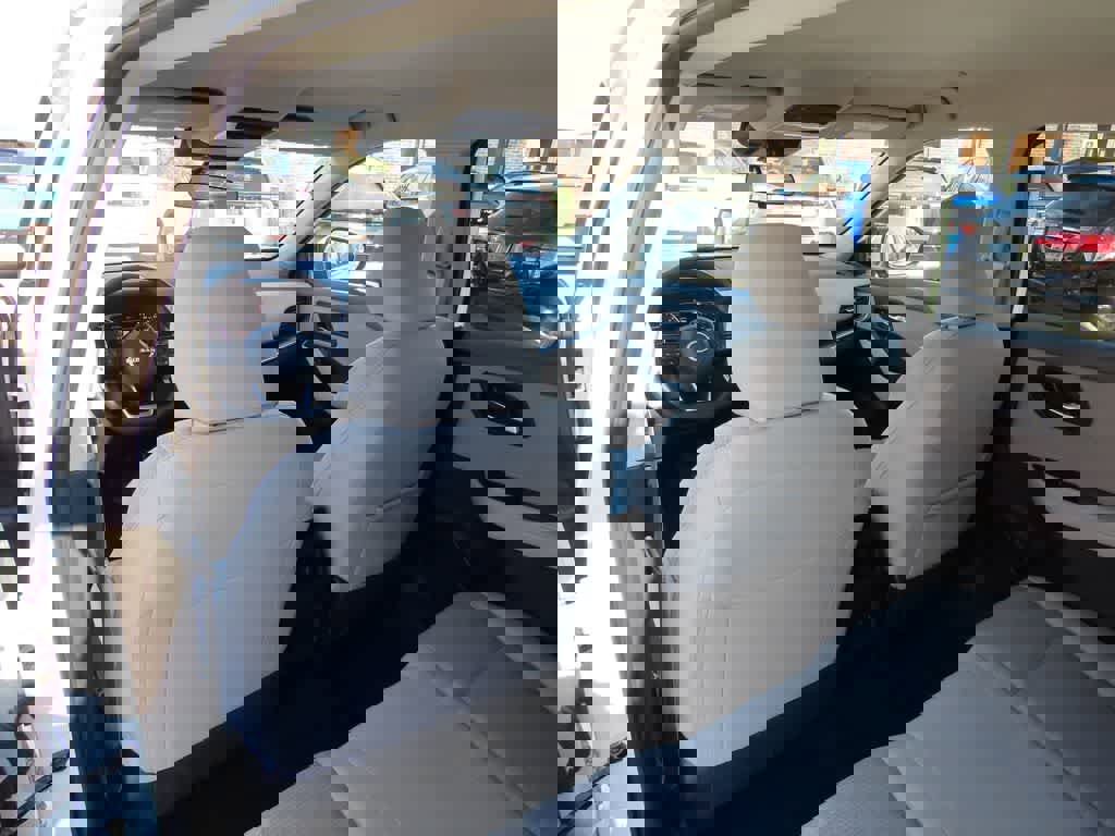 Used 2023 Nissan Rogue SV image 15