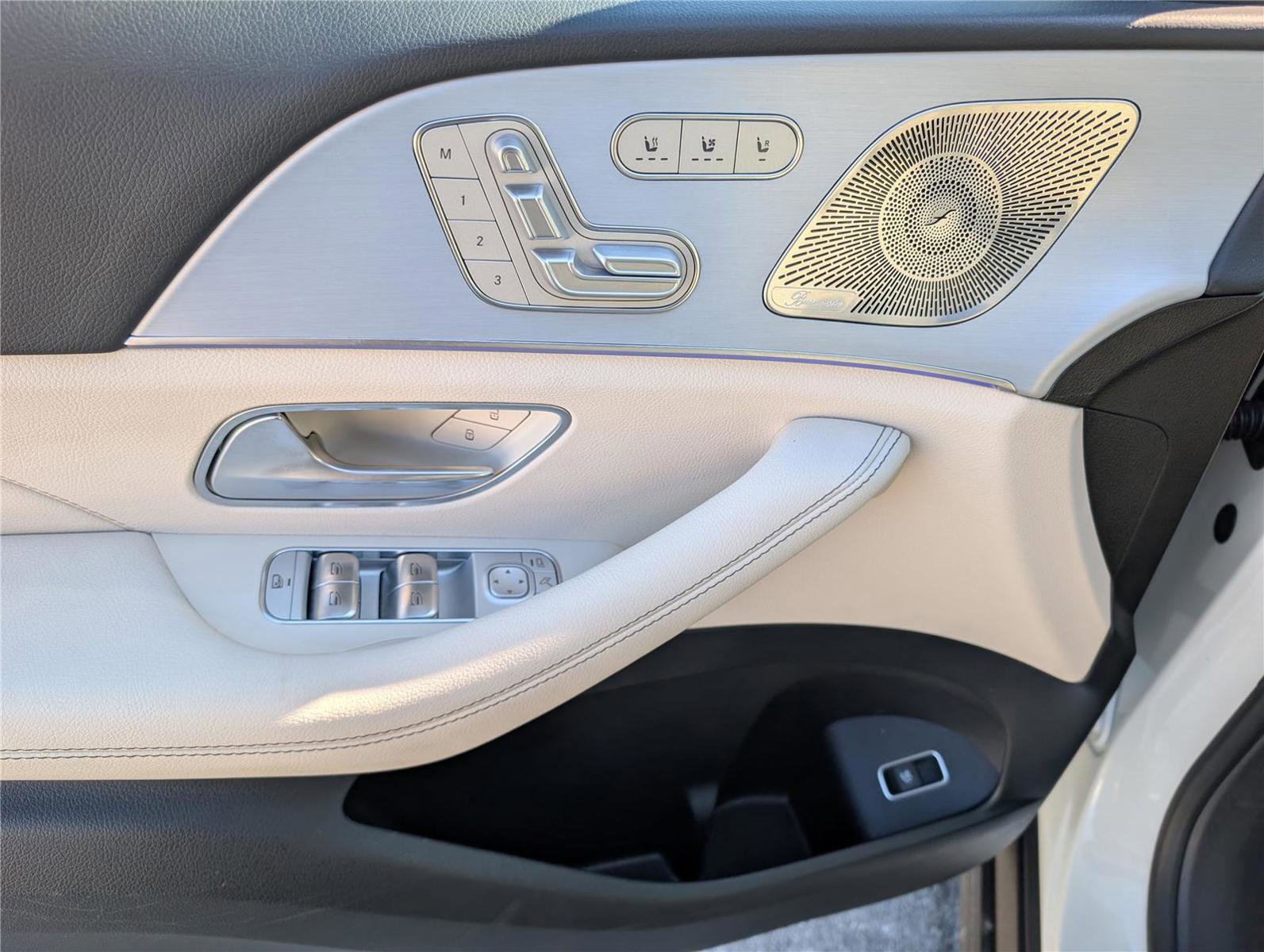 Used 2025 Mercedes-Benz GLS 450 4MATIC image 21