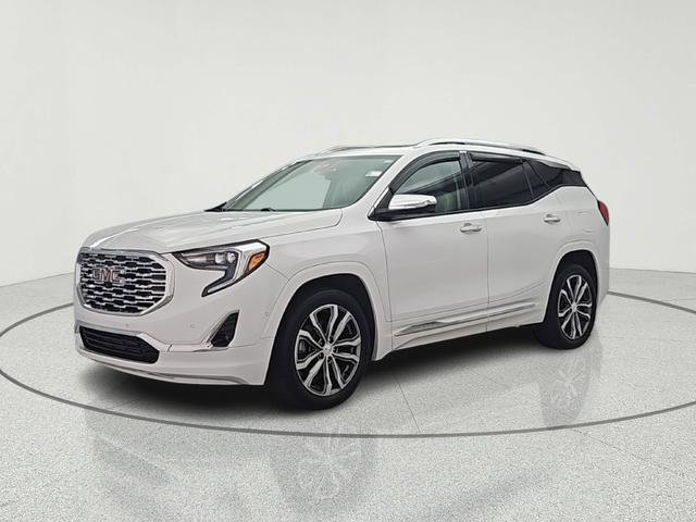 Used 2019 GMC Terrain Denali w/ Advanced Safety Package FWD image 3