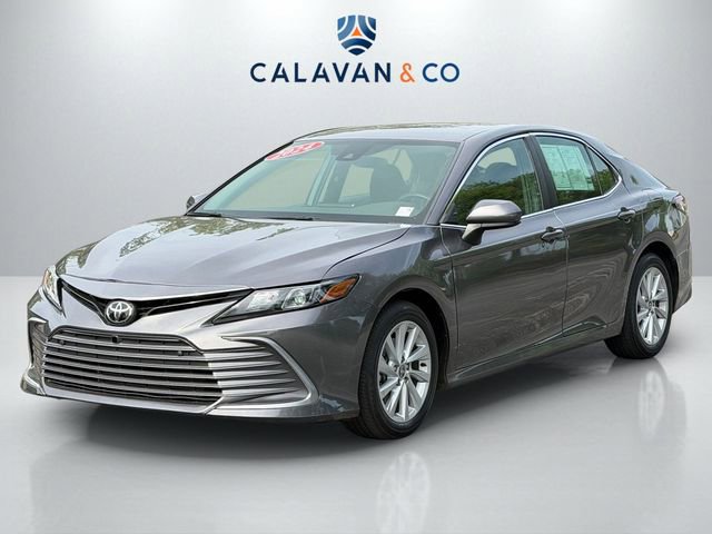 Used 2024 Toyota Camry LE image 3