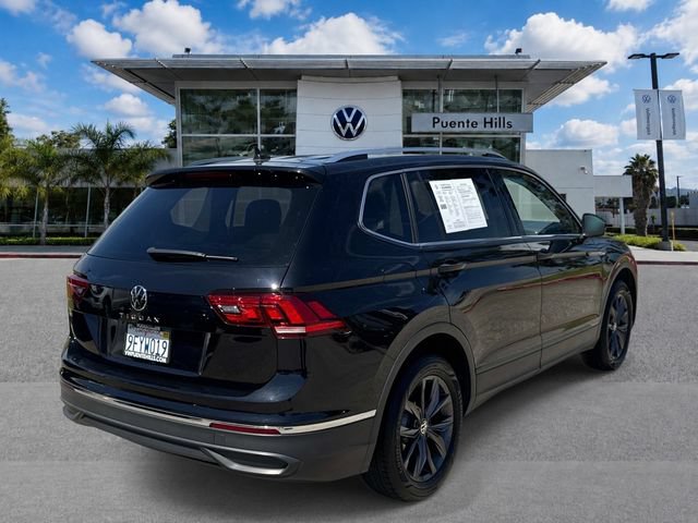 Used 2023 Volkswagen Tiguan SE w/ Panoramic Sunroof Package FWD image 4