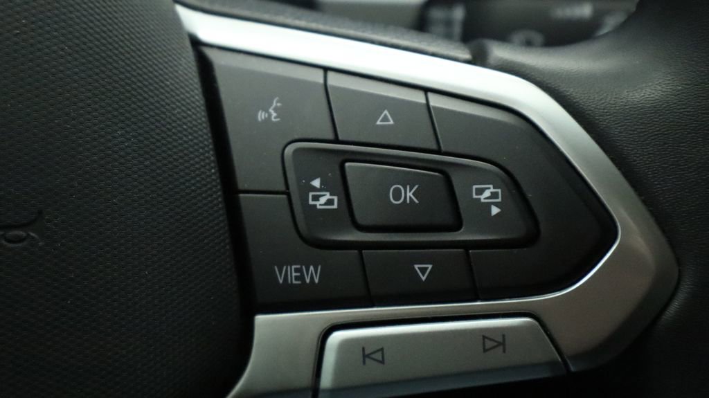 Used 2022 Volkswagen Atlas SE image 32