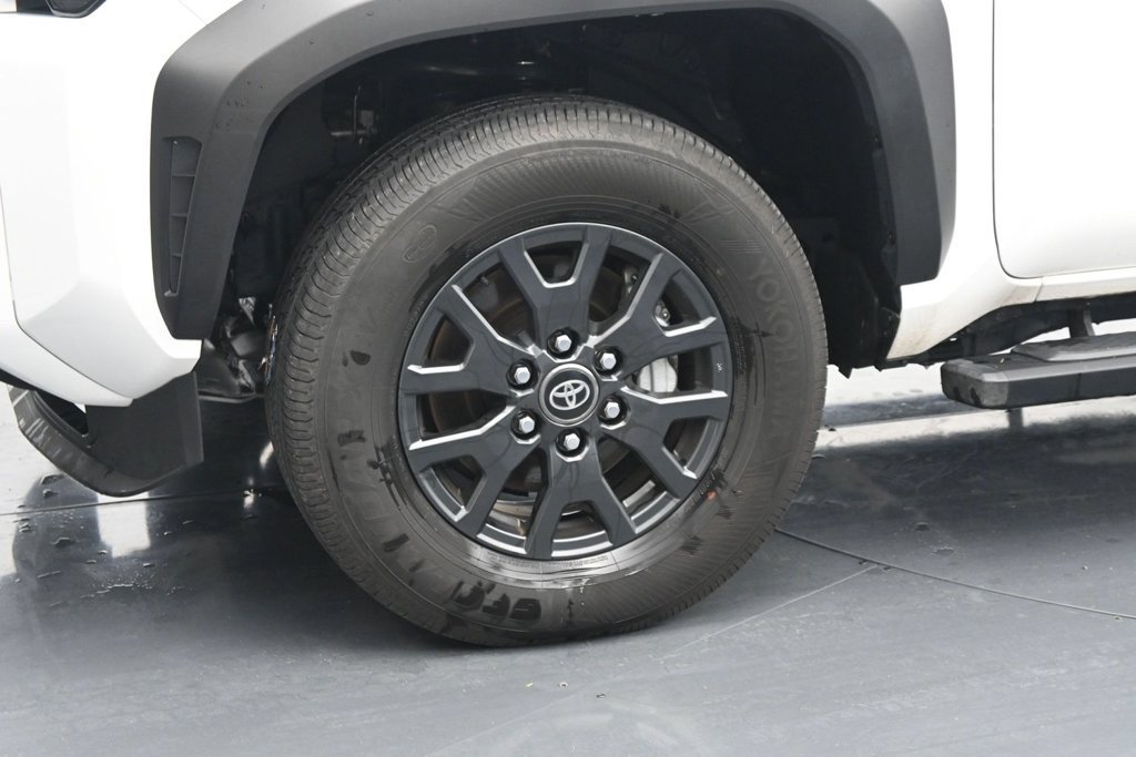 Used 2025 Toyota 4Runner SR5 AWD/4WD image 12