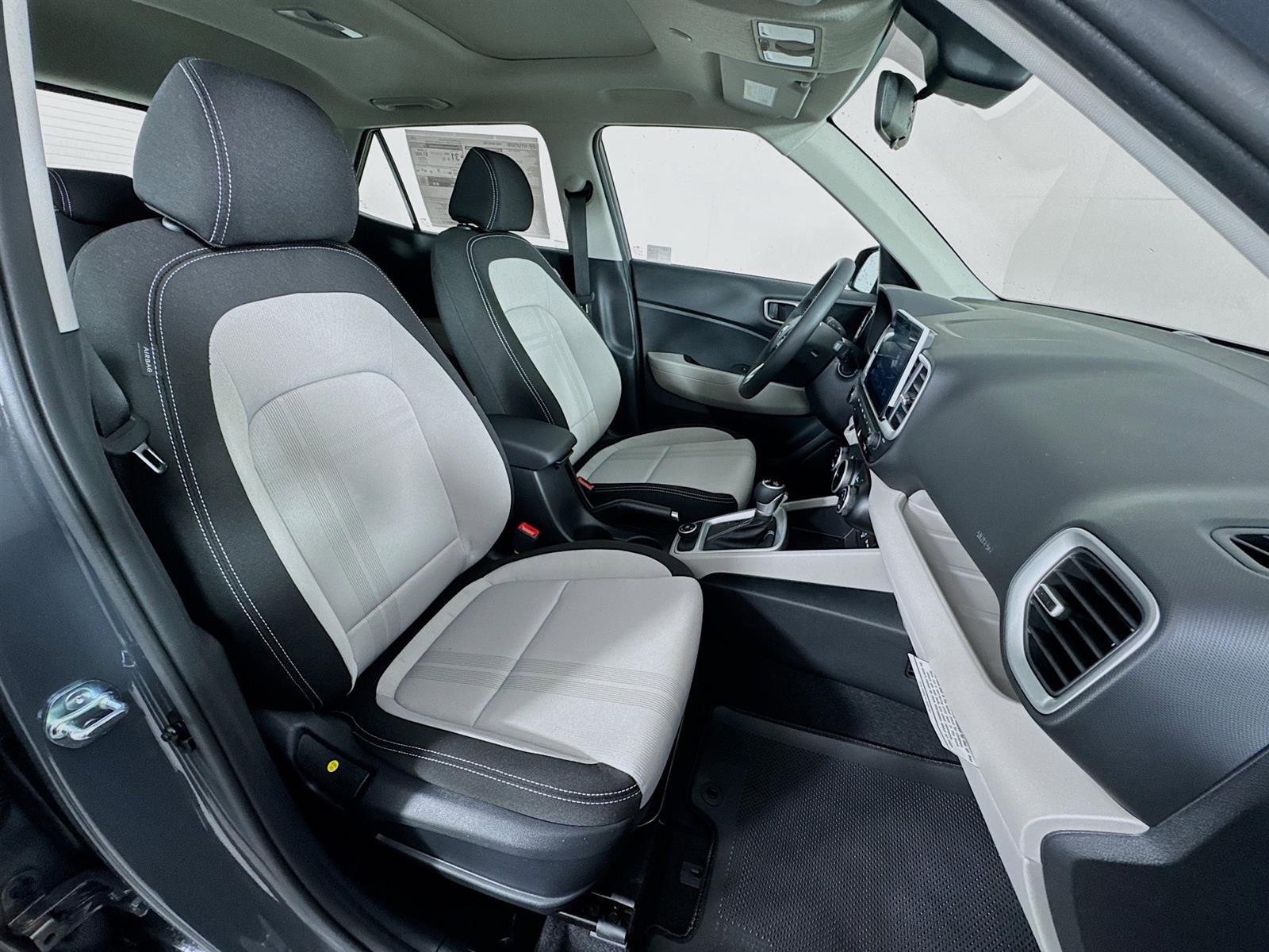 New 2025 Hyundai Venue SEL image 26