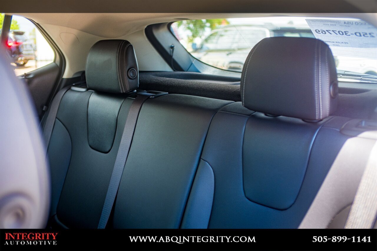 Used 2024 Buick Encore GX Sport Touring image 26