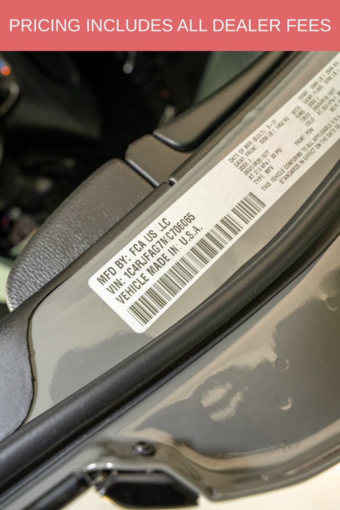 Used 2021 Jeep Grand Cherokee Laredo X AWD/4WD image 24
