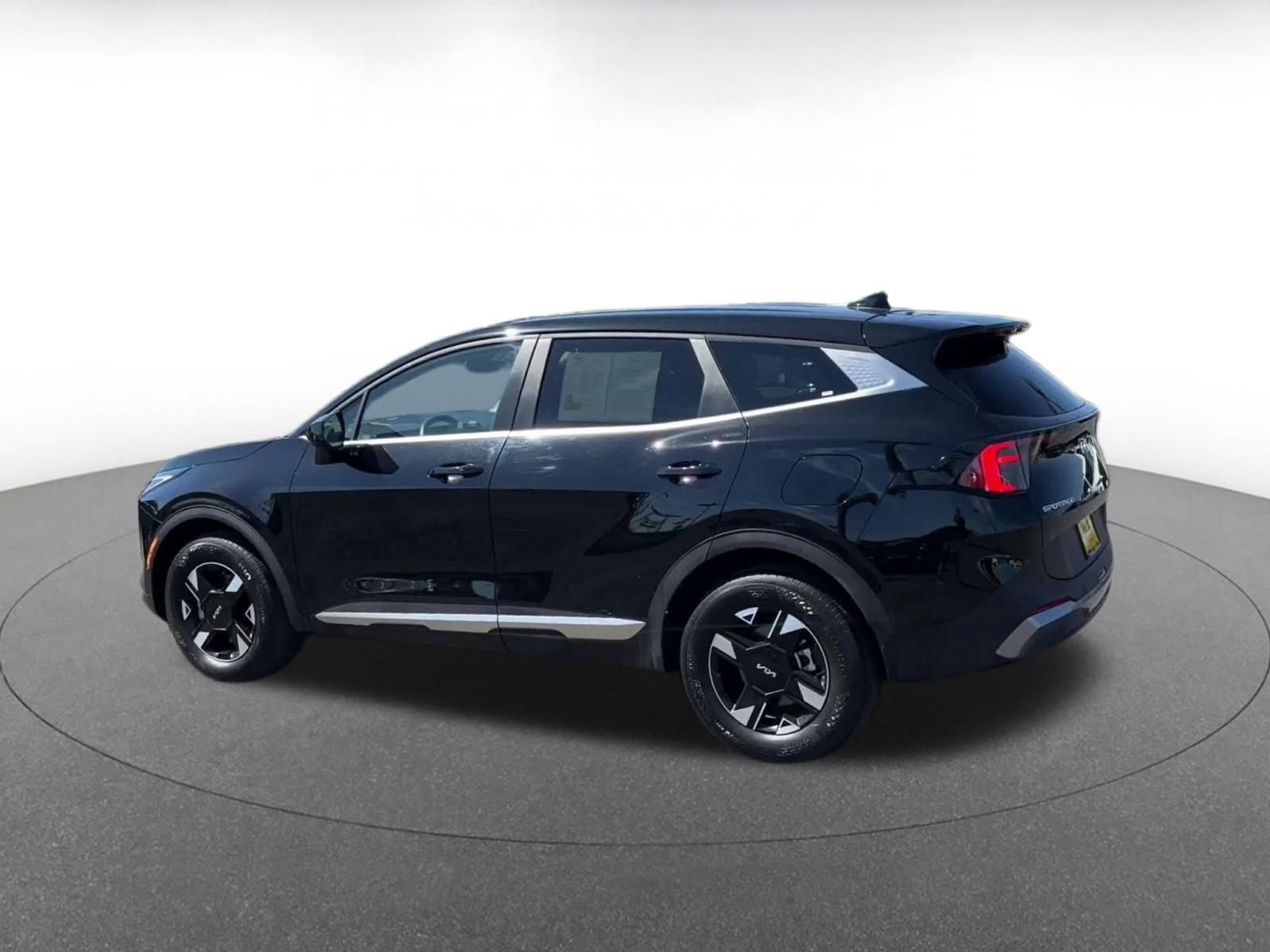 Used 2026 Kia Sportage LX AWD/4WD image 9