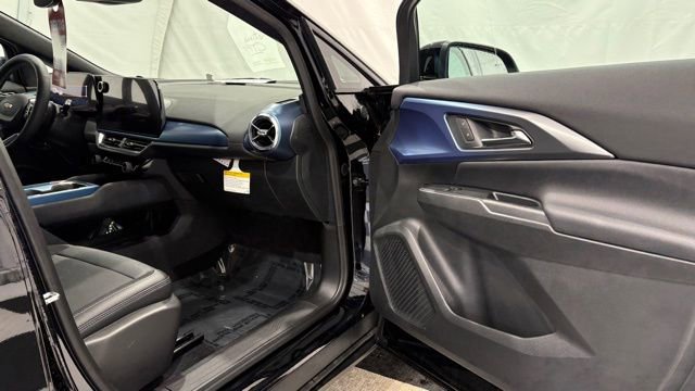 New 2026 Chevrolet Equinox EV LT AWD/4WD image 18