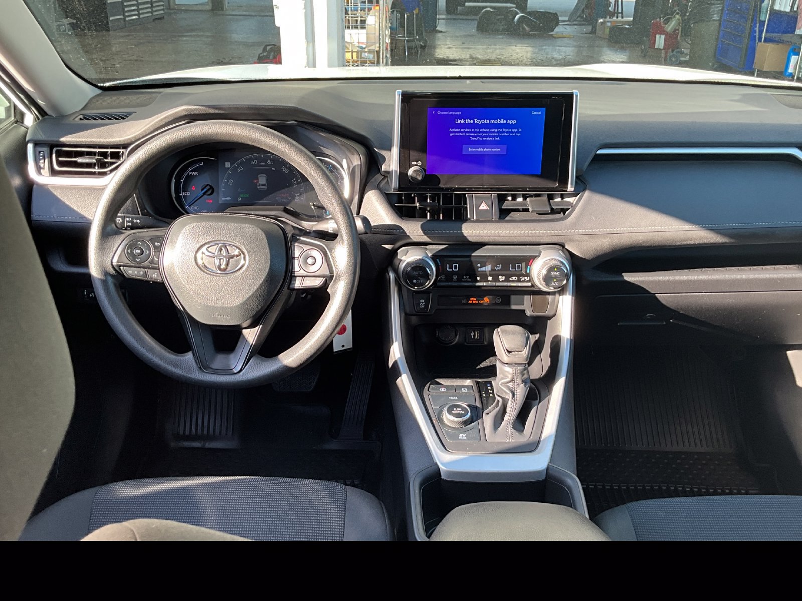 Used 2024 Toyota RAV4 LE AWD/4WD image 13