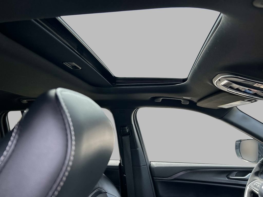 Certified 2023 Jeep Grand Cherokee L Laredo AWD/4WD image 22