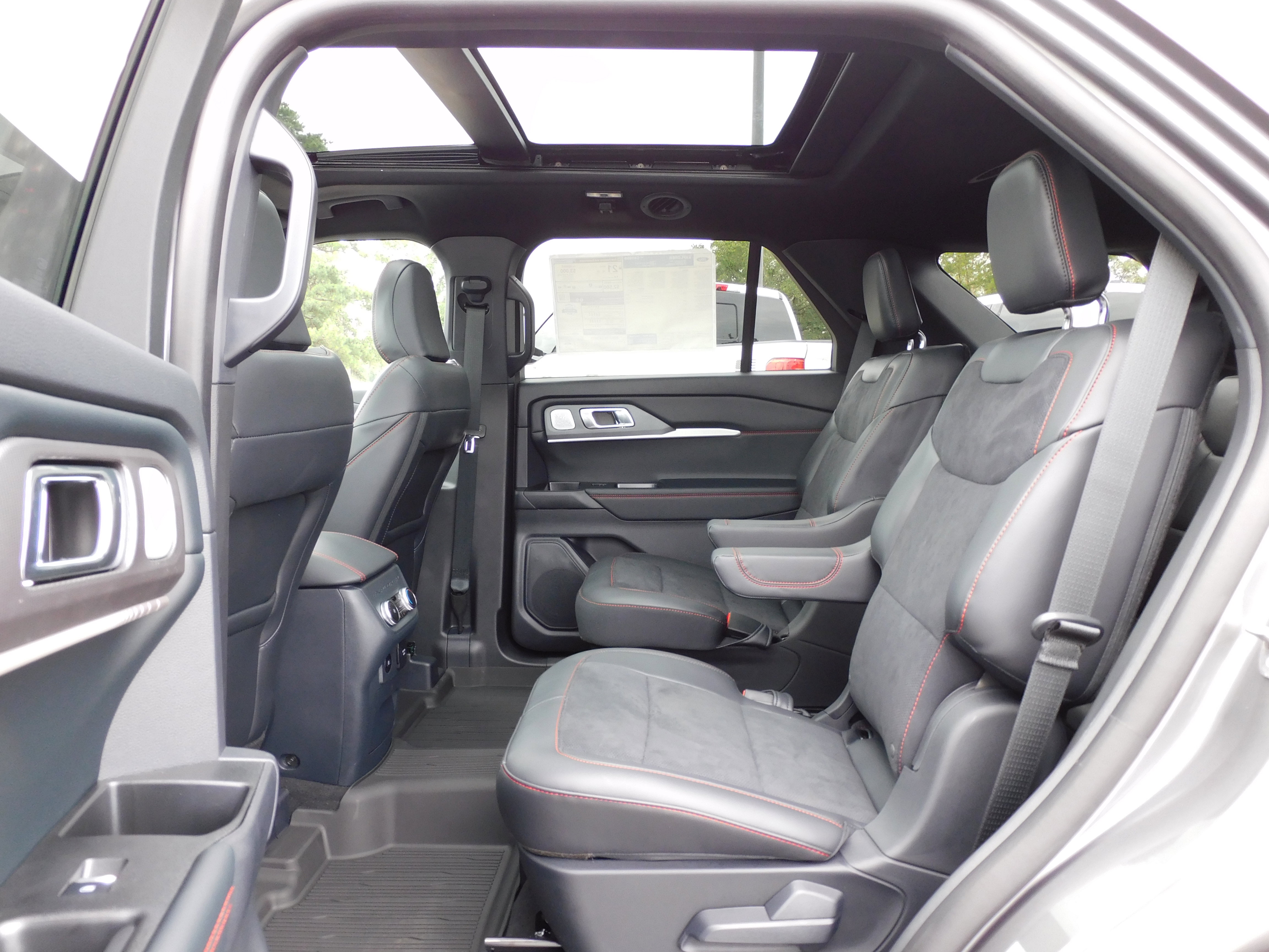 New 2025 Ford Explorer ST w/ Sun And Sound Package image 15