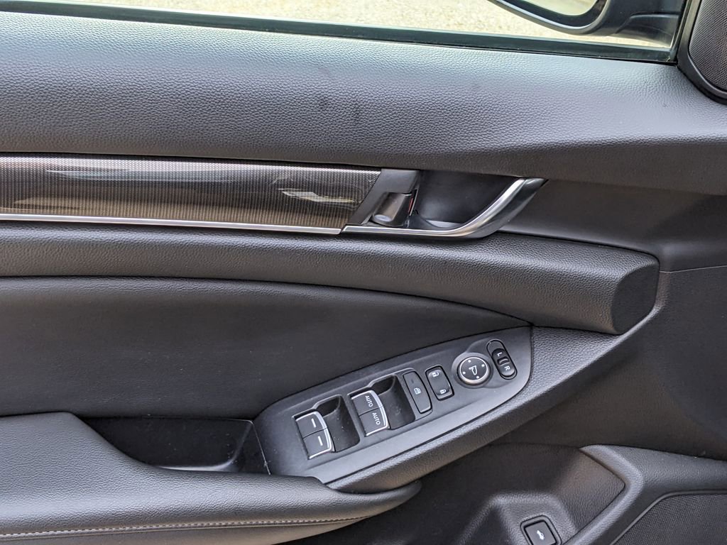 Used 2019 Honda Accord Sport image 10