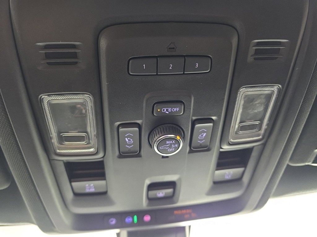 Used 2021 Chevrolet Tahoe High Country w/ Premium Package image 26