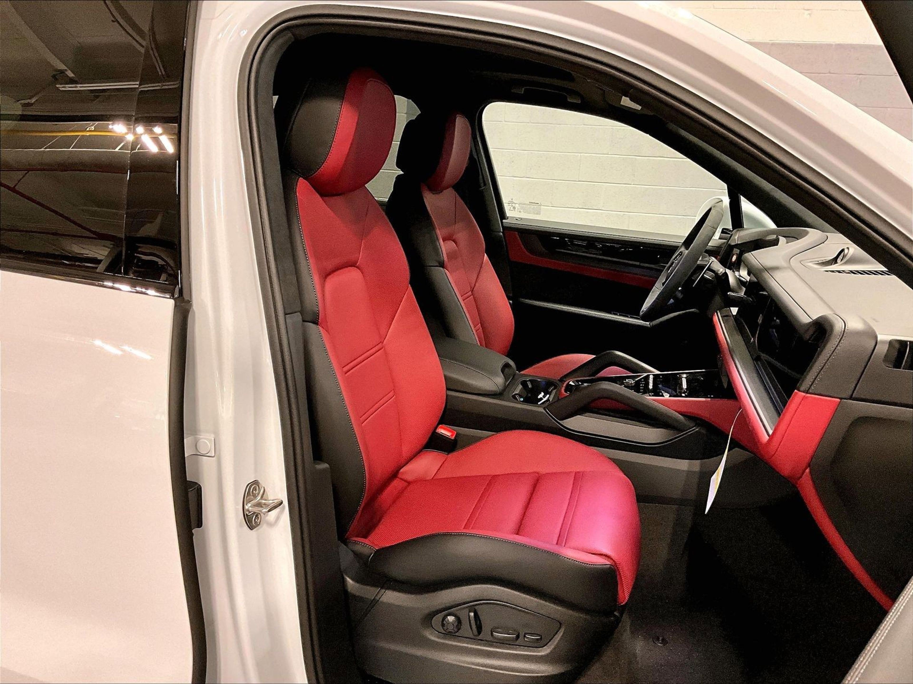 New 2026 Porsche Cayenne GTS image 10