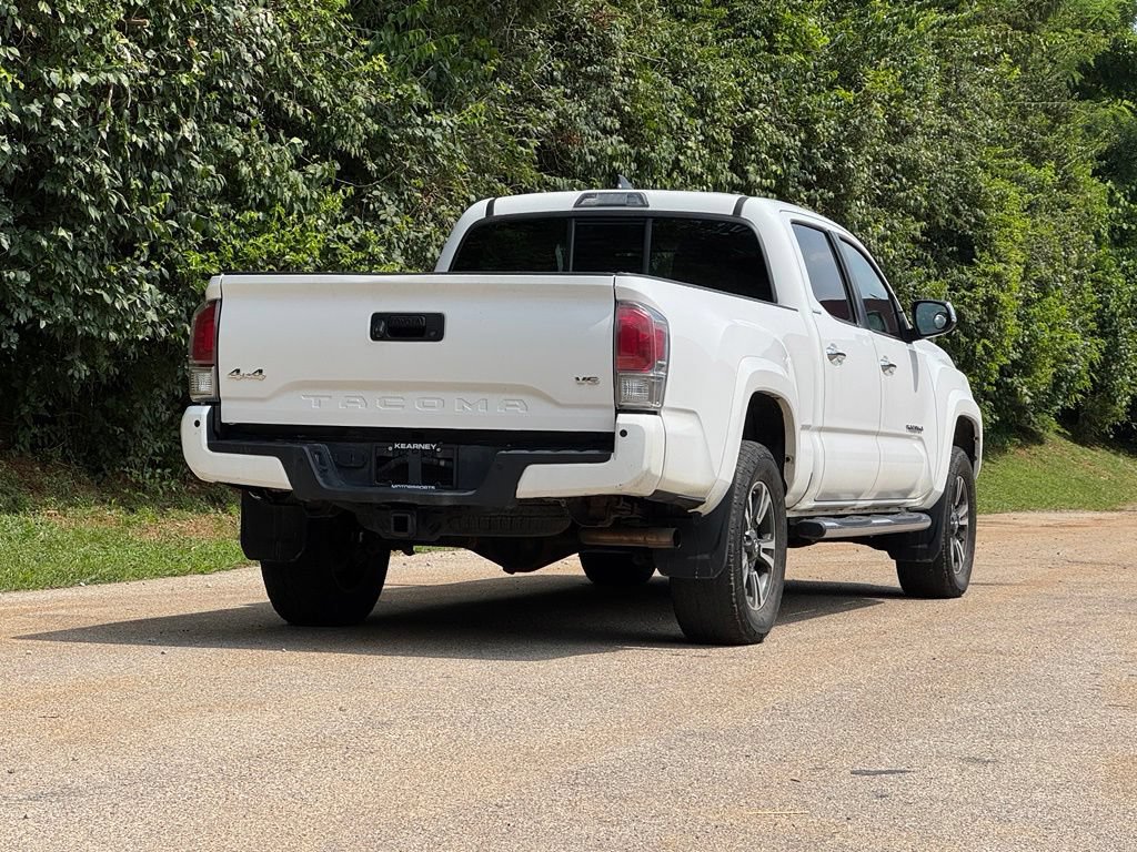 Used 2016 Toyota Tacoma Limited AWD/4WD image 5