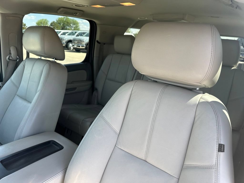 Used 2012 Chevrolet Suburban LT w/ All-Star Edition AWD/4WD image 14