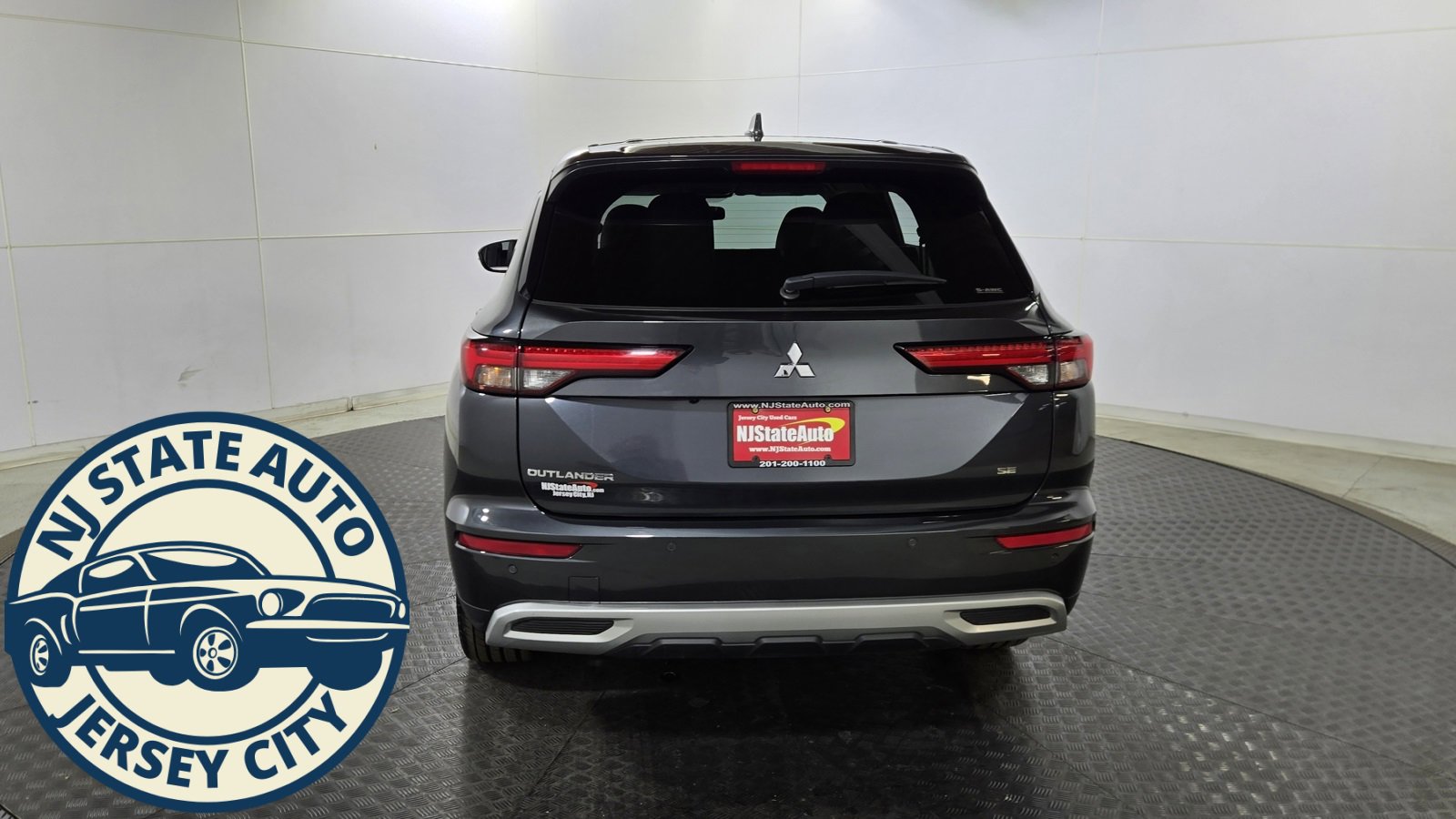 Used 2024 Mitsubishi Outlander SE image 6