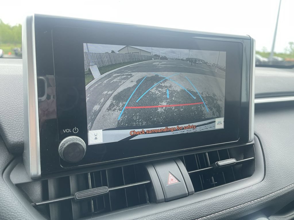 Used 2025 Toyota RAV4 XLE FWD image 27