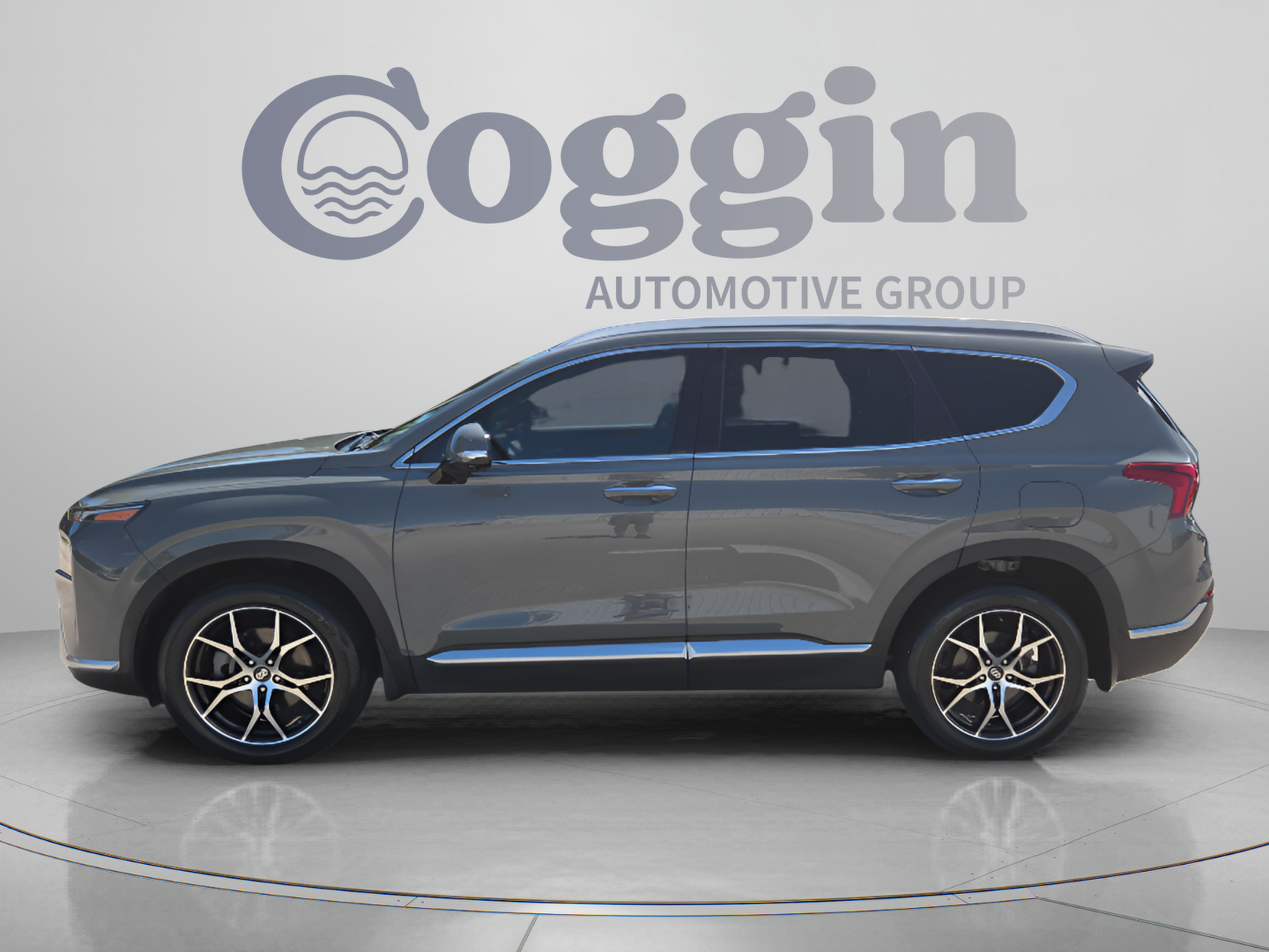 Used 2021 Hyundai Santa Fe Limited FWD image 2