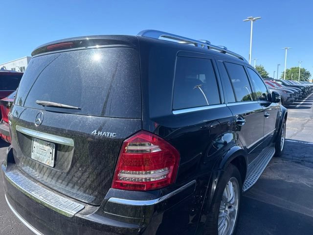 Used 2011 Mercedes-Benz GL 550 4MATIC image 2