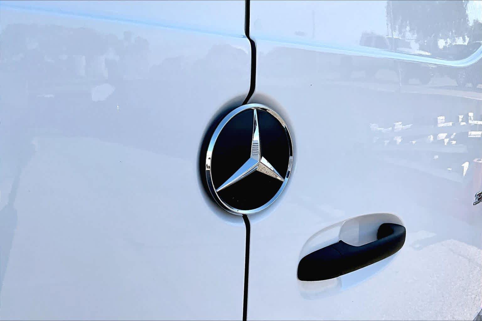 Used 2022 Mercedes-Benz Sprinter 3500 image 30