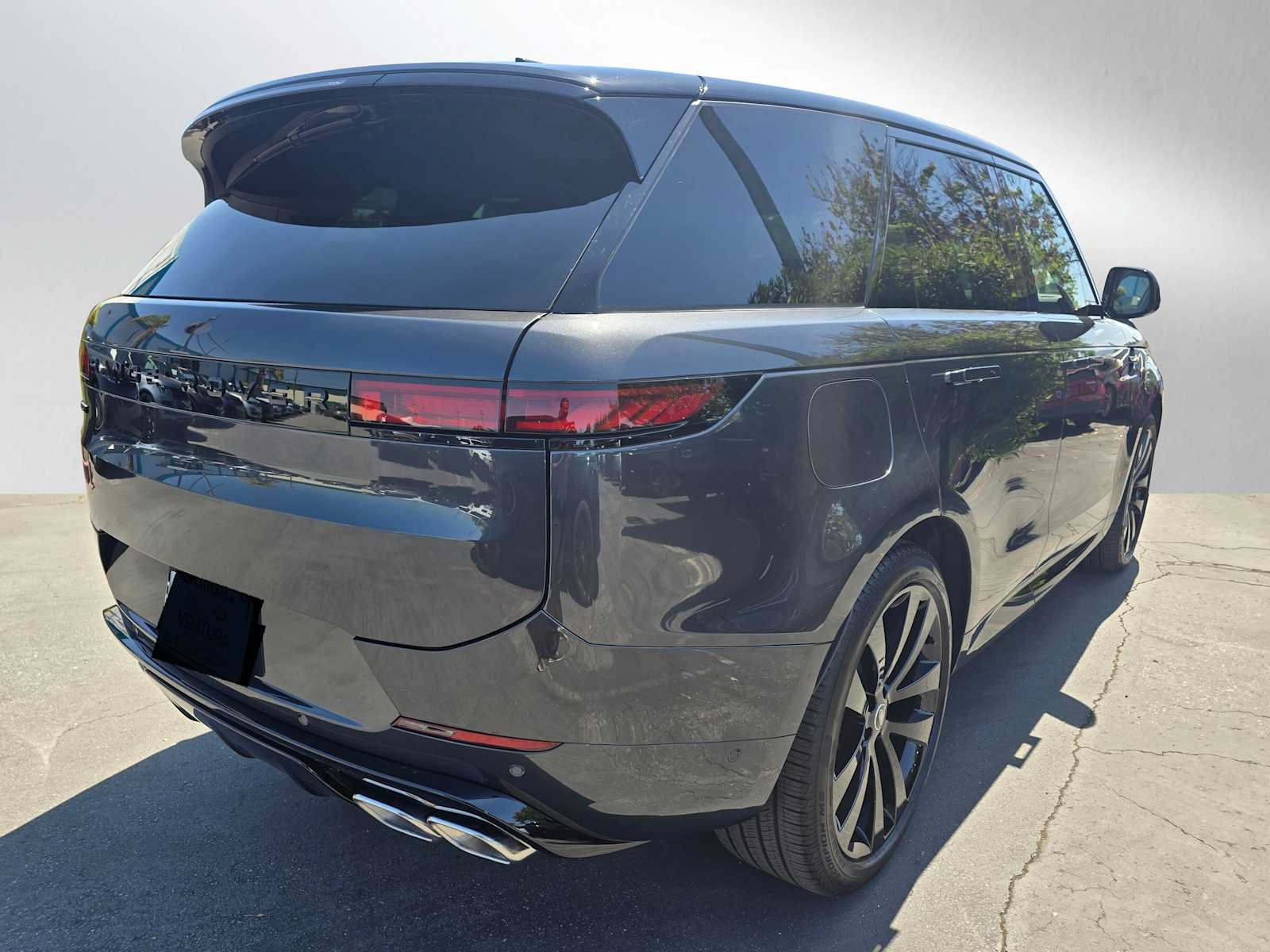 New 2025 Land Rover Range Rover Sport Dynamic SE AWD/4WD image 5