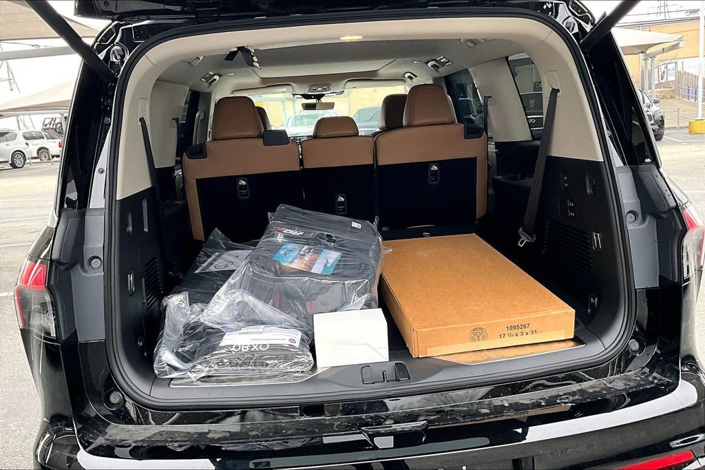 New 2026 INFINITI QX80 Luxe w/ Cargo Package AWD/4WD image 31