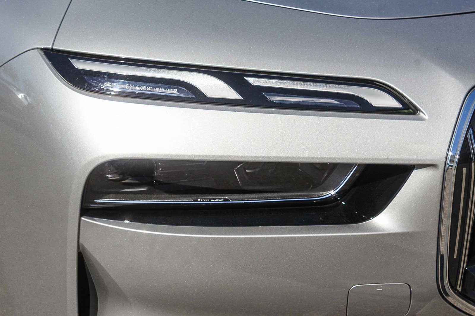 Certified 2025 BMW i7 eDrive50 w/ Premium Package image 8