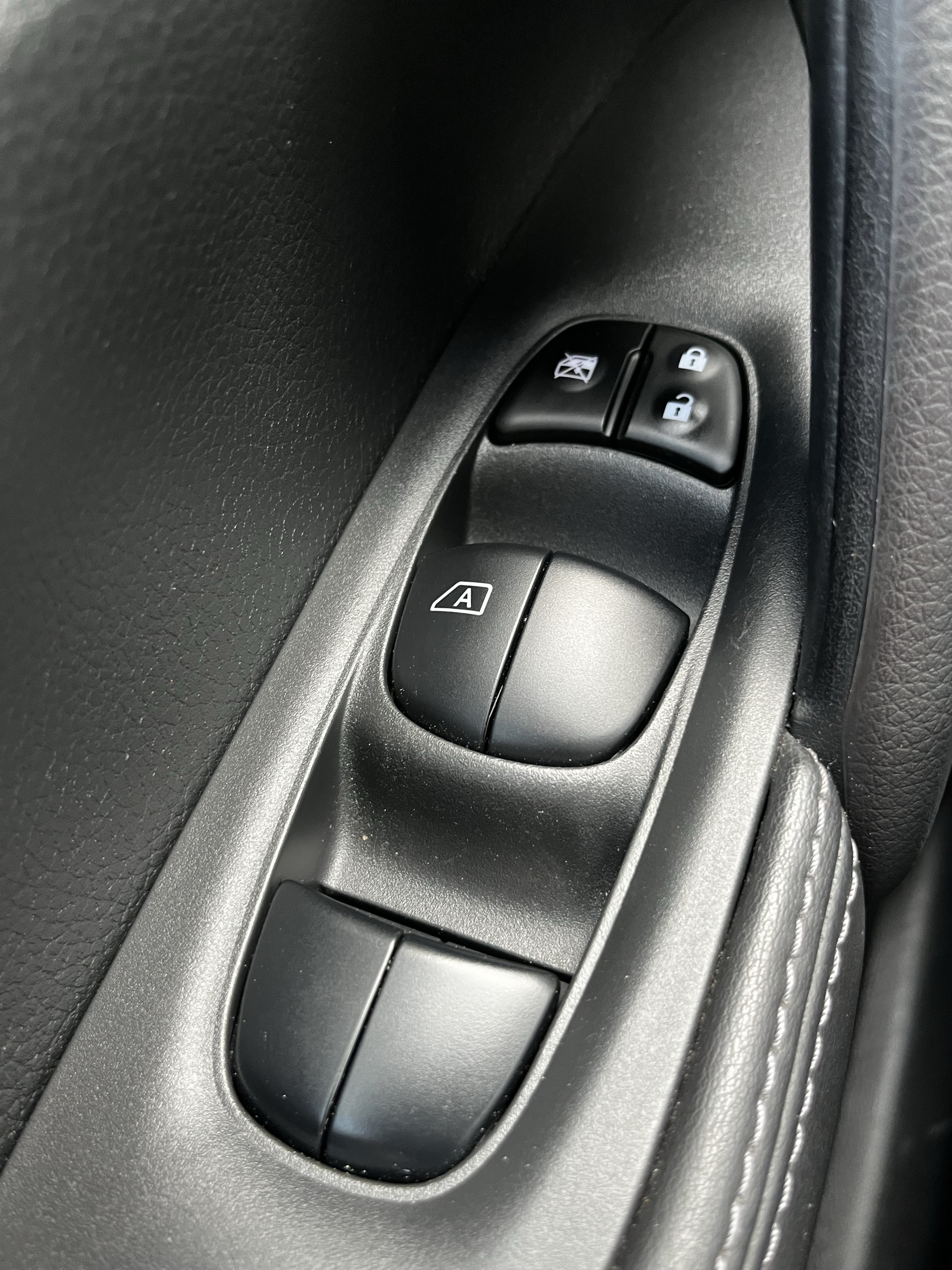 Used 2022 Nissan Rogue Sport SL w/ Premium Package AWD/4WD image 26