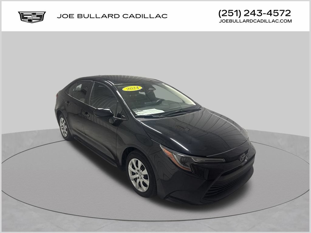 Used 2024 Toyota Corolla LE FWD image 1