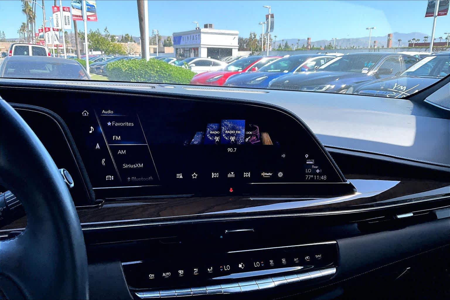 Used 2023 Cadillac Escalade ESV Sport Platinum w/ LPO, ONYX Package AWD/4WD image 35