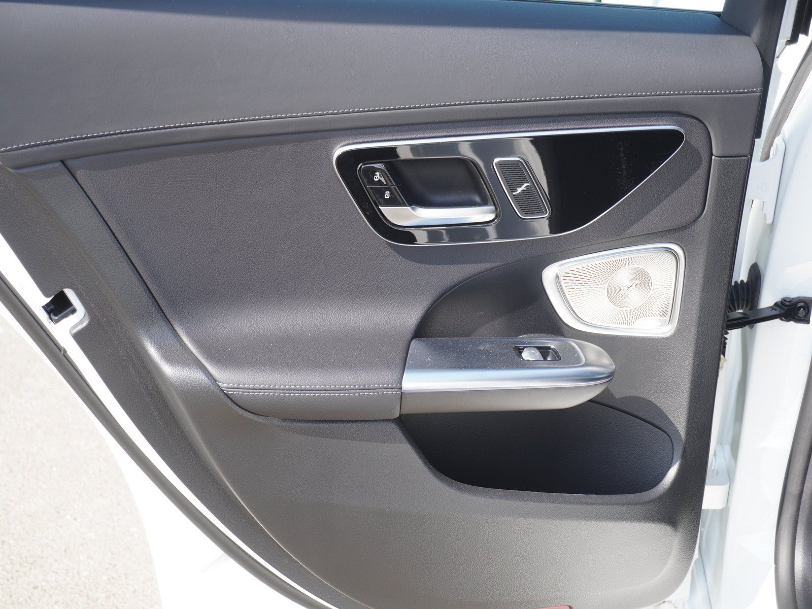Used 2023 Mercedes-Benz C 300 Sedan image 11