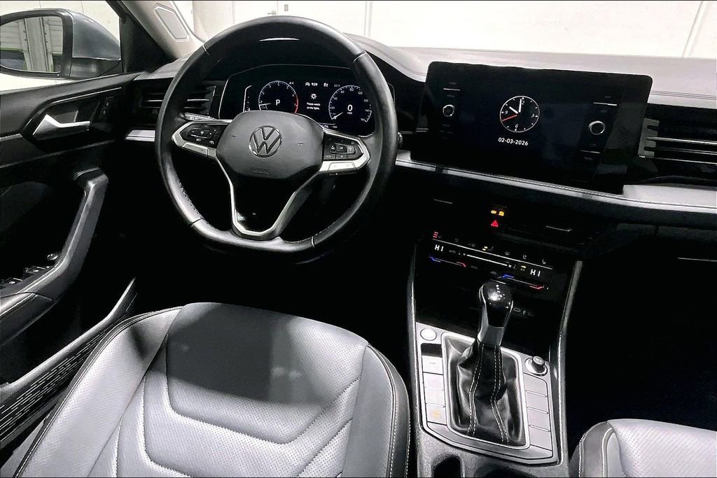 Used 2025 Volkswagen Jetta SEL image 7
