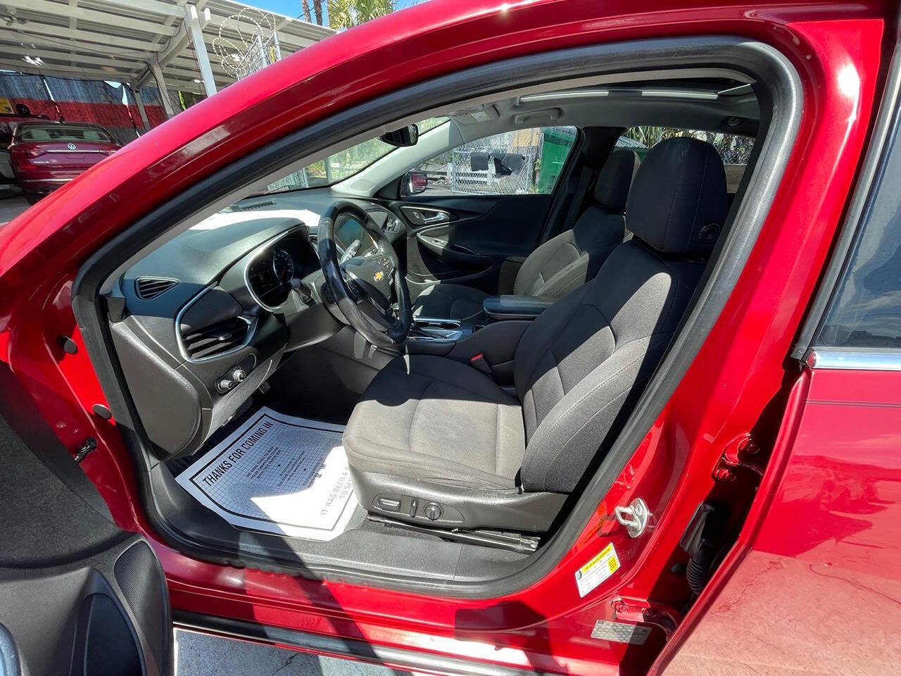 Used 2016 Chevrolet Malibu LT FWD image 4