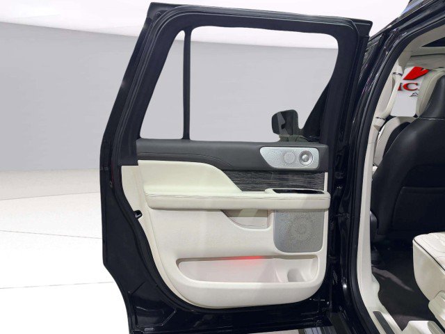 Used 2020 Lincoln Navigator L Black Label w/ Cargo Convenience Package image 40