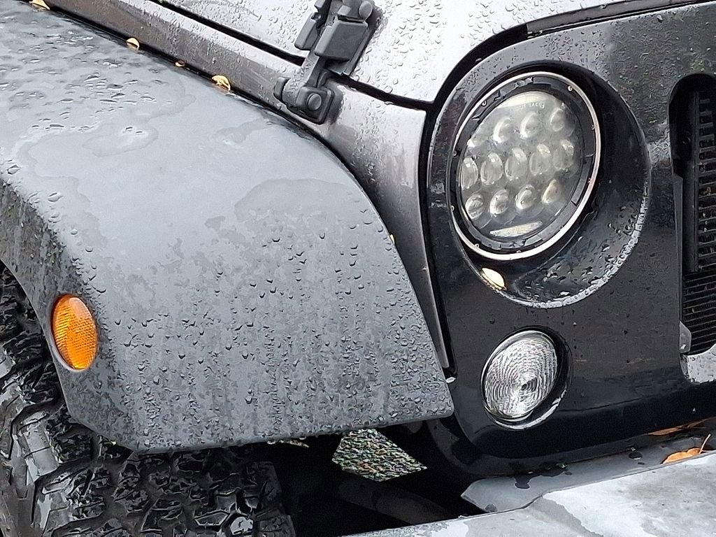 Used 2018 Jeep Wrangler Unlimited Sport image 9