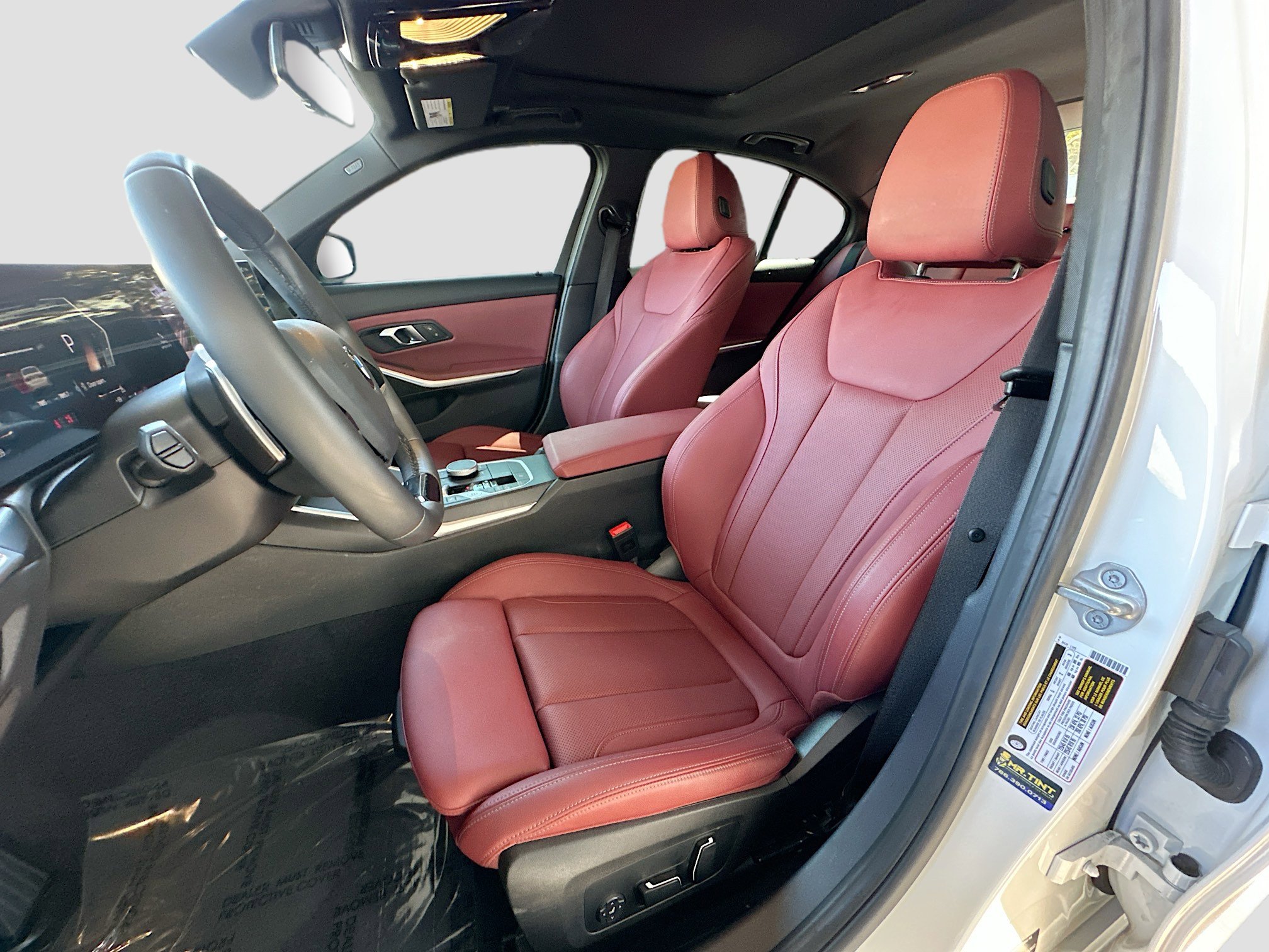 Used 2025 BMW 330i Sedan w/ M Sport Package image 21