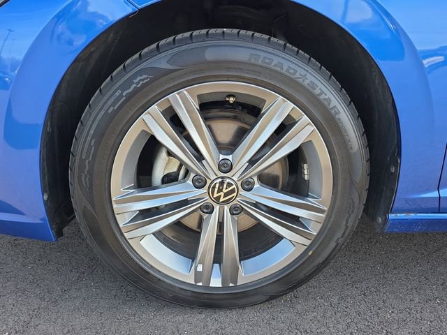 Used 2024 Volkswagen Jetta SE image 9