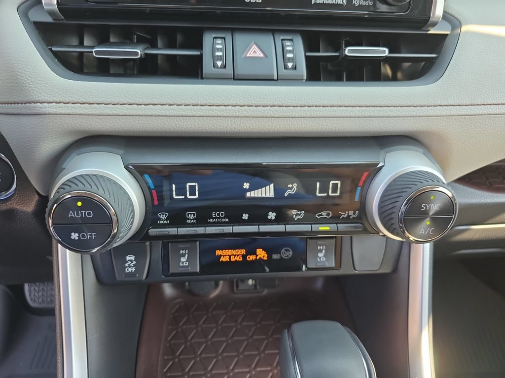 Used 2019 Toyota RAV4 Limited AWD/4WD image 23