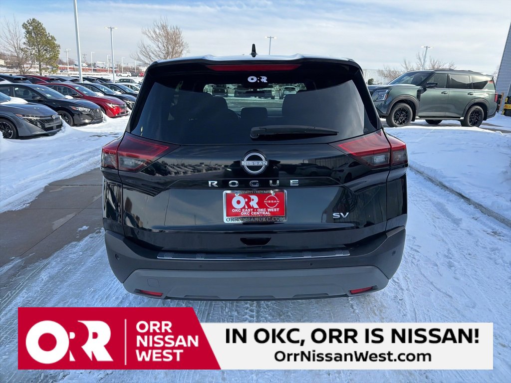 Used 2023 Nissan Rogue SV image 4