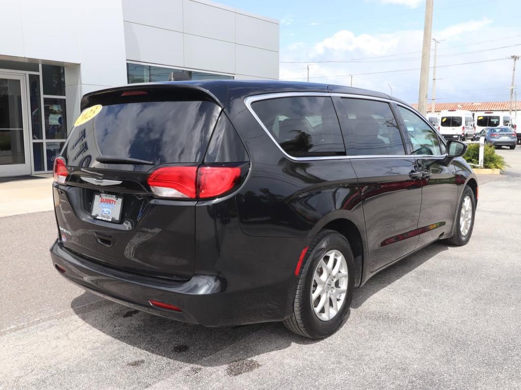 Used 2023 Chrysler Voyager LX image 13